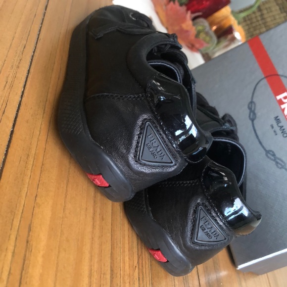 “Like New “classic Prada sneakers - Picture 4 of 5